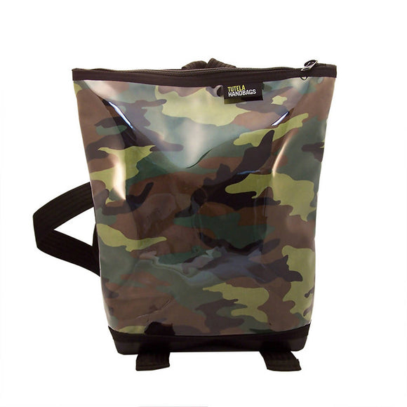 Middle Backpack in camo