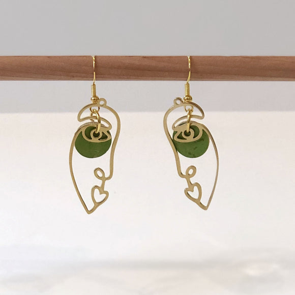Abstract Face Earrings with Heart Shaped Lips - Green