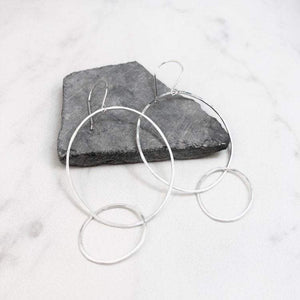 Silver Interlocking Two Circle Earrings